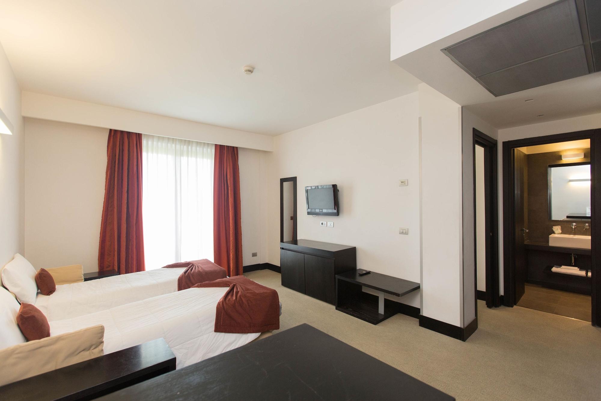 Excel Hotel Roma Ciampino Marino Exterior foto