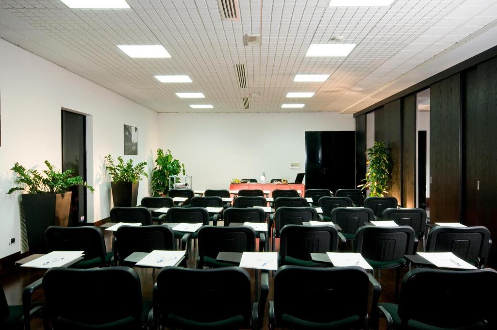 Excel Hotel Roma Ciampino Marino Exterior foto