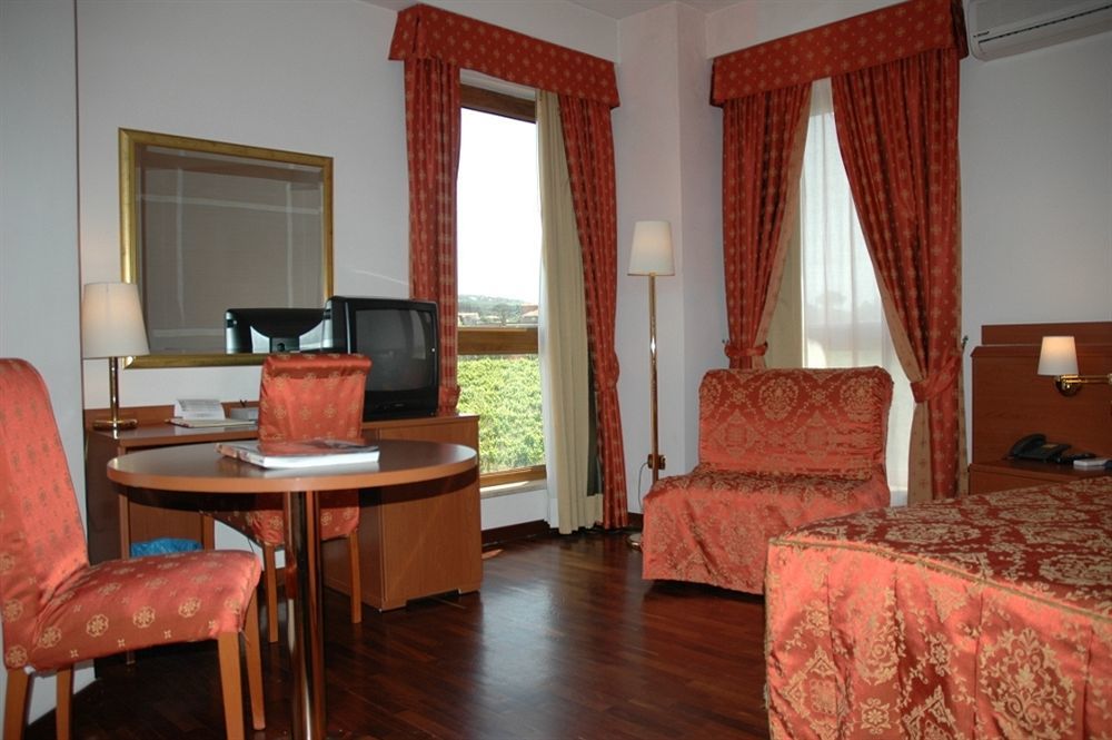 Excel Hotel Roma Ciampino Marino Exterior foto
