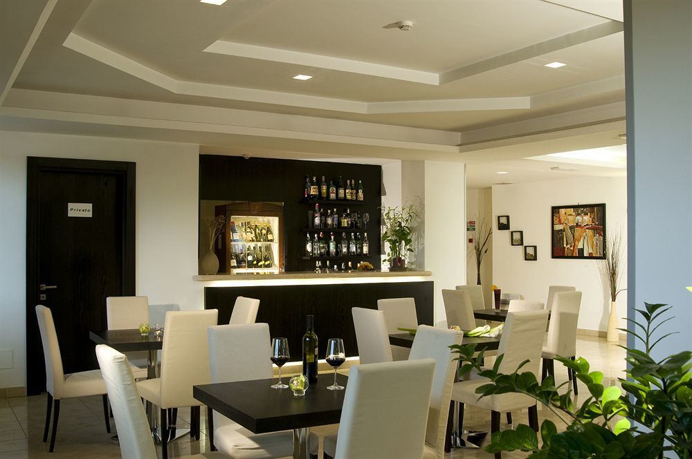 Excel Hotel Roma Ciampino Marino Exterior foto